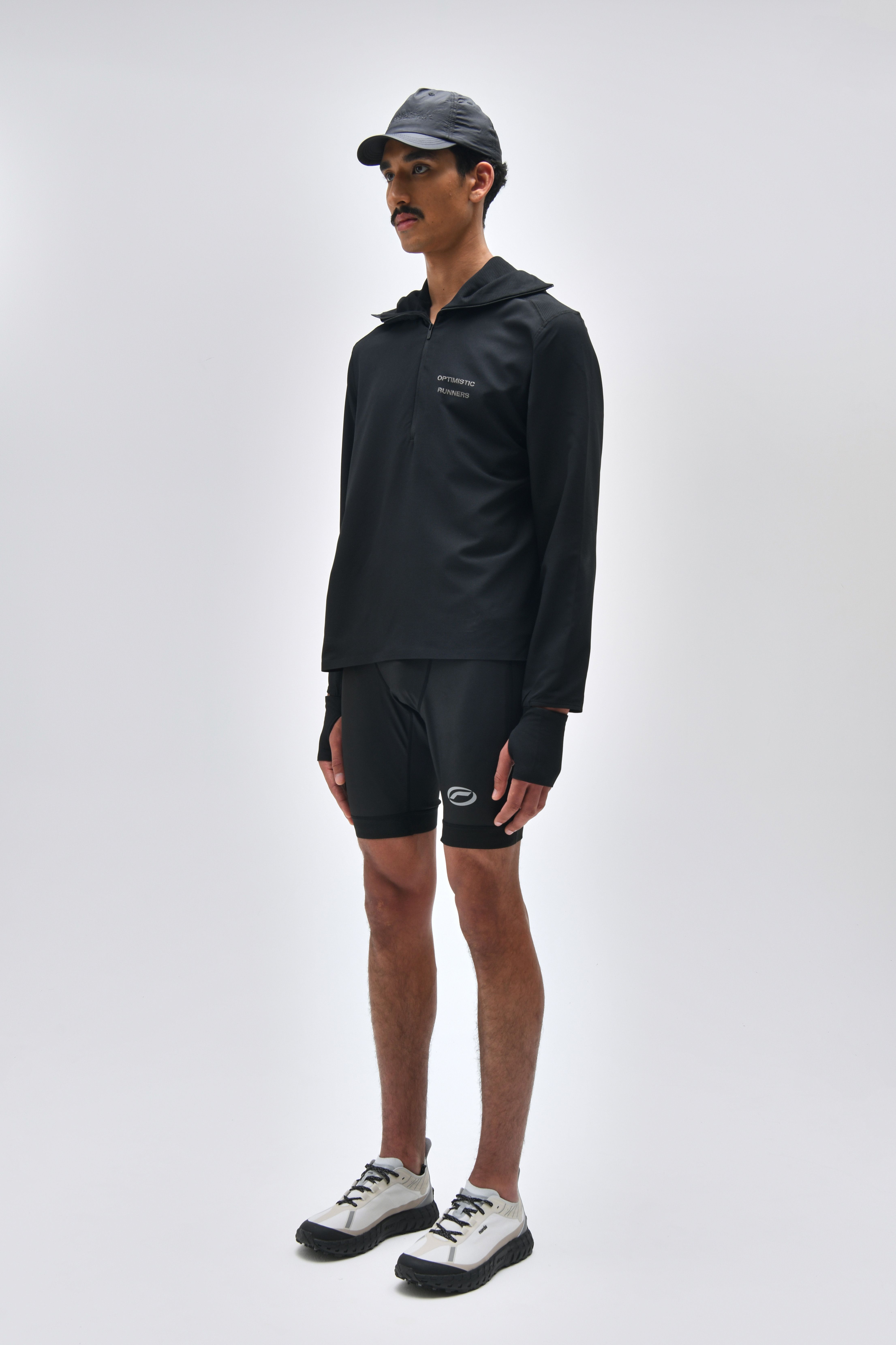 【SATUR】 Balaclava Nylon Hoodie /追跡付 SATUR】 BALACLAVA NYLON 誰でも着用可能 HOODIE : 4COLORS
