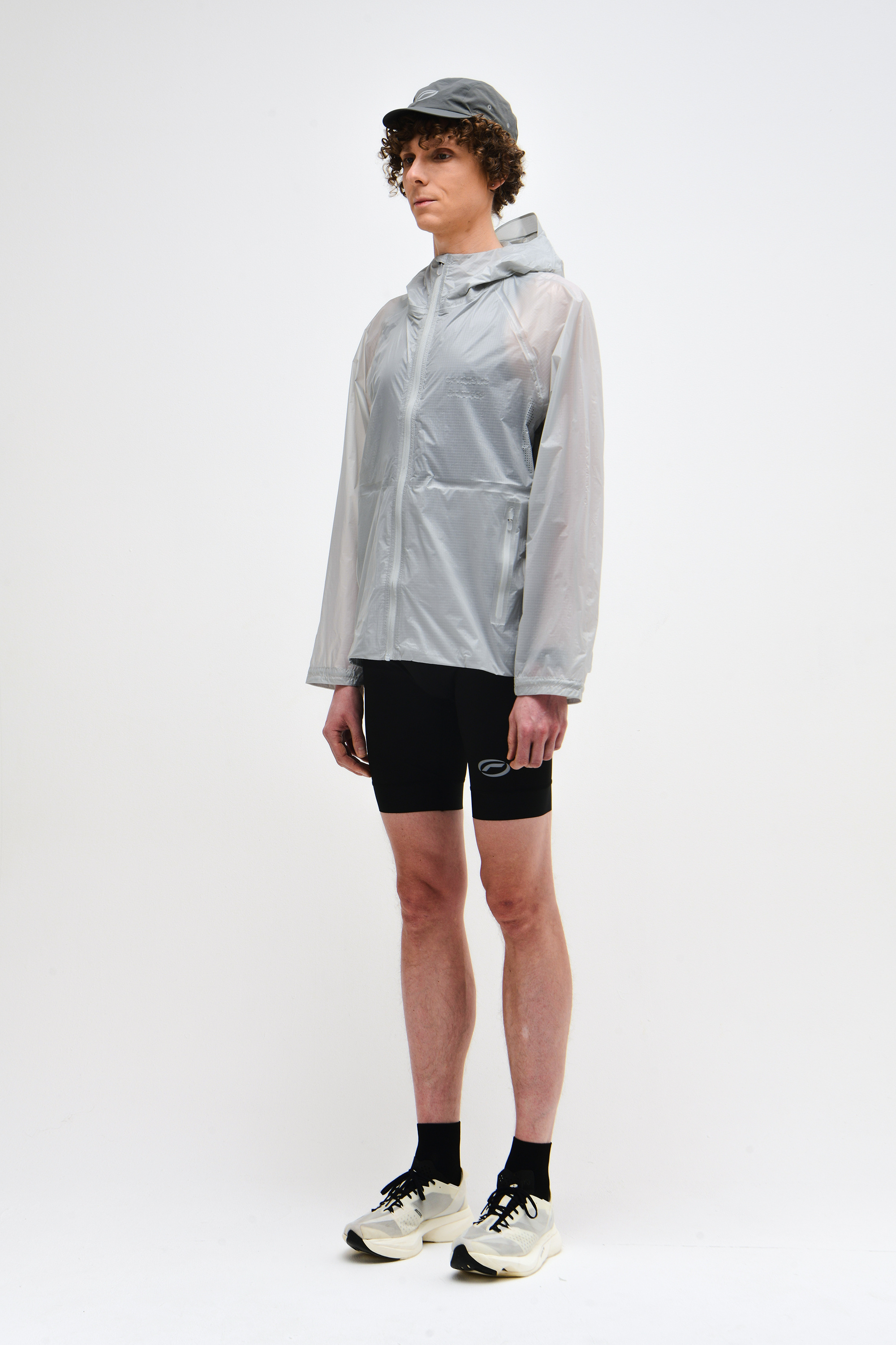 Performance packable jacket grey